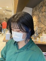 ラック(LUCK)&nbsp;カール/セミディ/シアーカラー/姫カット/ブループツッとボブ