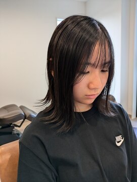 ラ グリヴ(La Grive) ミディアム学生カット