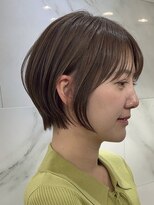 表参道白髪ぼかしウルフショートカットベージュアッシュ30代40代