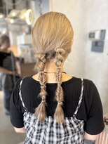フィエルウメダ(Fier umeda)&nbsp;編みおろし◎ゆるっとツインアレンジ☆