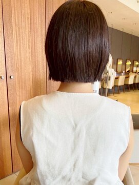 トップヘアー アヴェニュー 刈谷(TOPHAIR Avenue) ぷつっと切りっぱなしボブ