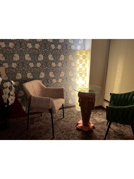 頑張る自分へ贈る、"非日常のご褒美"リラックススパ体験。髪・肌・心も潤うサロンTimeを…。[銀座/新富町]