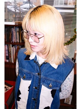 ニウ(NIU) 柔らかさを残したナチュラルブロンドスタイル