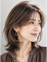 サーカス バイ ビュートリアム 青山(CIRCUS by BEAUTRIUM)&nbsp;50代 ふんわりレイヤー 艶カラー 若見えくびれミディアム