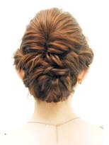 ゲッカビジン(GEKKABIJIN)&nbsp;エレガントなねじりアップ《ヘアセット&着付 GEKKABIJIN》