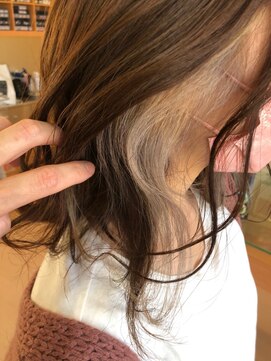 シャンプーボーイ ヒノ(SHAMPOO BOY Hino) インナーカラー×ホワイトベージュ