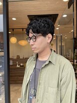 ミューズ バイ ケンジ(MUSE by KENJE) 【 メンズパーマ × センターパート 】