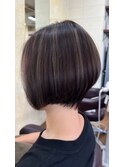 美フォルム　ハイライト　アッシュ　ボブ