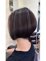 アンビエンス(ambience)&nbsp;美フォルム　ハイライト　アッシュ　ボブ