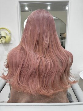 ピンクベージュ