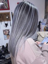 ブレイズヘアー(BLAZEhair)&nbsp;【細めハイライト】ホワイトバレイヤージュ×ブリーチ２回