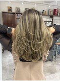 レイヤーカット×バレイヤージュ