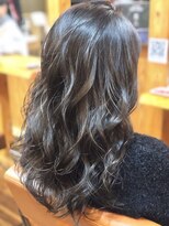 ララテラス(LaLa Terrace)&nbsp;ダークグレー×無造作セミウェットウェーブ