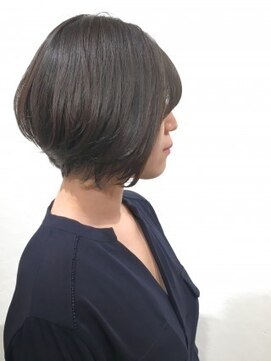 ヴィスト バイ レボ(VIST by REVO) 骨格補正小顔カット 102 【VIST ホシノショウタ】