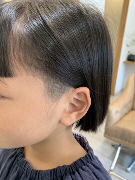 ジョセフィーヌ モトヤマ(JOSEPHINE MOTOYAMA) ぱっつんボブ