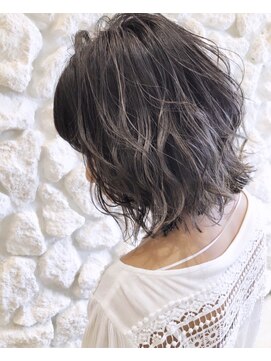 モアナ バイ ヘッドライト 沖縄東崎店(Moana by HEADLIGHT) ハイライトボブ#デザインカラー#アッシュ#小顔#イメチェン