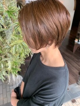 エントランスデパーチャー(ENTRANCE DEPARTURE) 【YuKuRu  HAIR  FACTORY】首がきれいにみえるショート