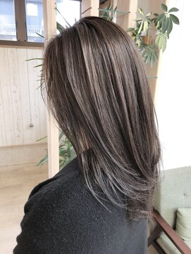 ルアナ(LUANA) 白髪ぼかし極細ハイライトカラー