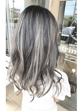 トリニティ(trinity) バレイヤージュ・アッシュグレージュ【豊見城・南風原・与那原】