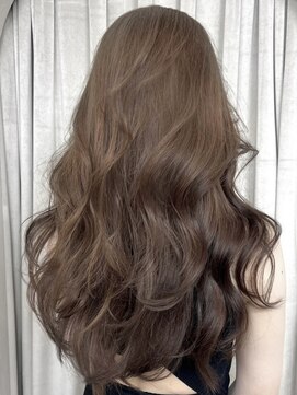 ユニ 原宿(uni) 韓国ヘア透けるミルクティーベージュレイヤーカット大人かわいい