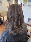 グレーアッシュバレイヤージュ