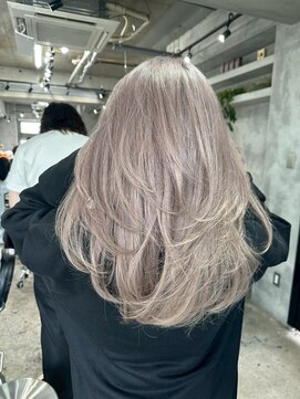 ハーシーバイアポロ 相模大野(HERSHE by apollo) xバレイヤージュ/ホワイトグレージュ/レイヤーカット