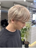 渋谷メンズブリーチカラーミルクティーベージュセンターパート