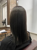 ハサミバイアトリエナガノ 千葉(8sami by atelier nagano)&nbsp;ショートボブ/センターパート/ツヤ髪/グラデーション/イヤリング