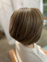 ツムグ 代官山店(TUMUGU) 小顔ショートボブ丸みショート×アッシュオリーブ白髪ぼかし