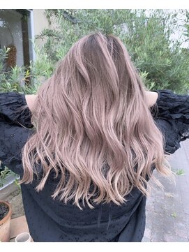 グラムアッシュ(GLAM ASH) 波巻きピンクグレーバレイヤージュ