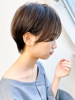 ライナス(Linus) 20代30代40代外ハネアッシュブラウンハンサムショート耳掛け