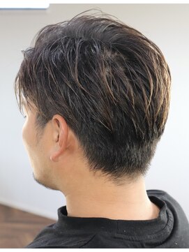 ウィスカーヘアー(whisker hair) サイドパートかき上げスタイル