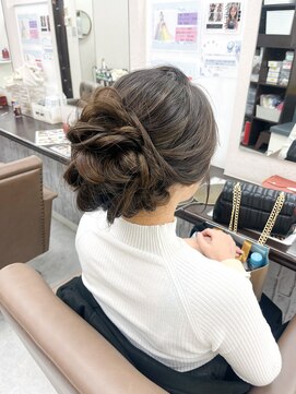 セットサロン ベル(Belle) 綺麗めアップ