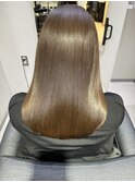 上質な艶と柔らかさを、髪質から整える