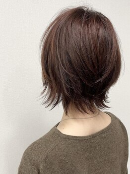 一人ひとりのご要望を丁寧にヒアリング♪大人女性の髪のお悩みに真摯に向き合い解決に導きます◎