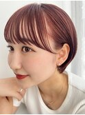 暖色カラーの耳掛けショート