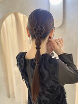 キュア(CURE) タイトポニーアレンジ