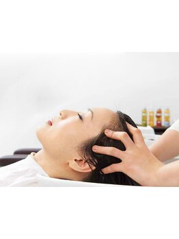 植物由来原料のみを使用した自然派上質ヘッドスパ＊健やかな頭皮と自然で美しい艶髪へ導きます◎