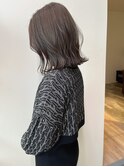 オリーブグレージュカラー×切りっぱなしロブ