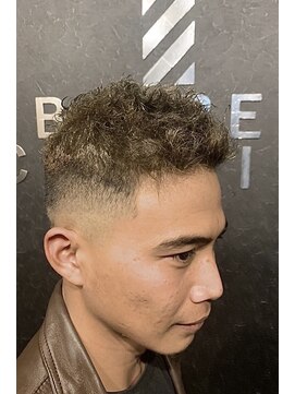 バーバークラシックス(BARBER CLASSICS) フェードスタイル