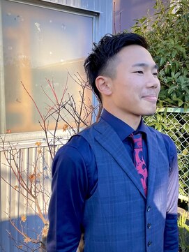 ニカ(nika) 短め刈り上げのショートスタイル