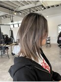 大人かわいいバレイヤージュブリーチハイライトアッシュ