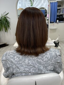 アルターシェリー(aL-ter che'rie) クビレ外ハネ[デザインカラー/レイヤーカッ/ウェットヘア]