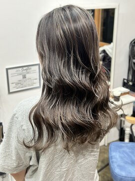 スナリー(Snaly) 外国人風バレイヤージュスタイル