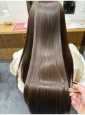 髪質改善×人気！ワンカラーで叶う赤みを抑えたオリーブベージュ