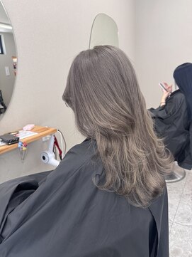 シカ 神戸三宮元町店(Cica) グレージュ ブリーチ ダブルカラー ハイトーン 夏 三宮