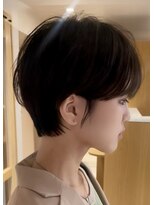 リアン アオヤマ(Liun Aoyama)&nbsp;大人上品ショート/耳かけ/ダークグレー/30代/40代/50代