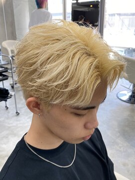 エデアンルクラ 下通(EDEAN Leclat) 熊本メンズヘア ハイトーンカラー 抜きっぱなし ブロンド