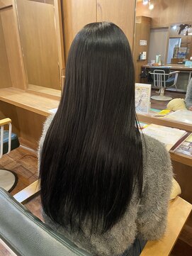 オリーブグレージュ