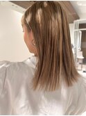 白髪ぼかし×ハイライト×ハイトーンカラー×ミディアム